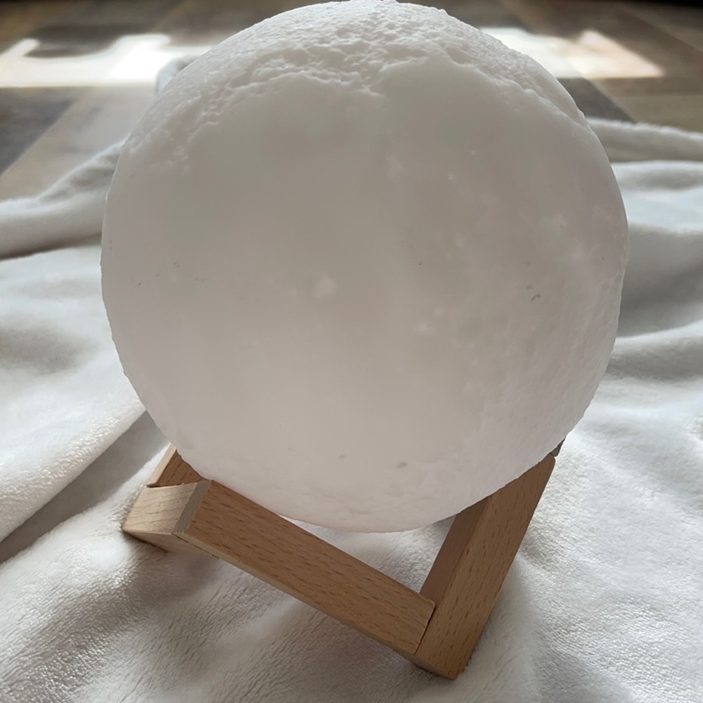 Moon light with stand